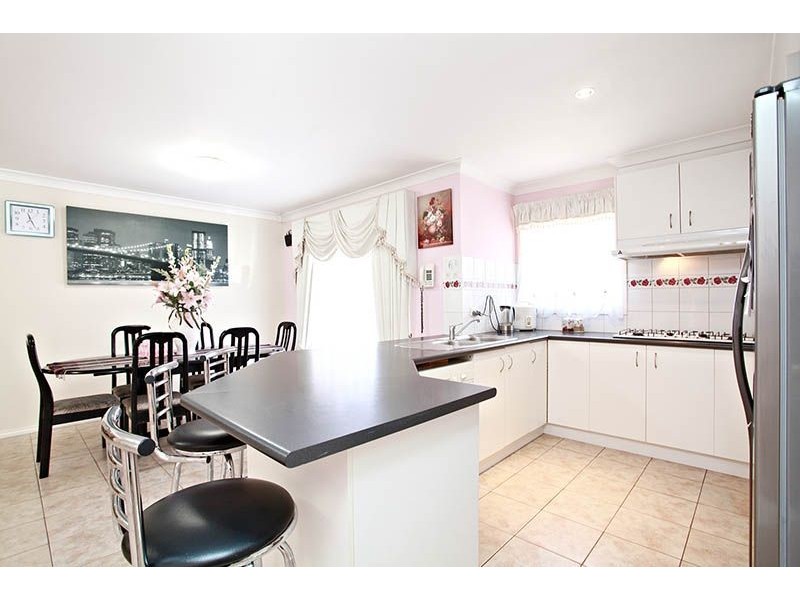19 Marrowie Place, Taylors Hill VIC 3037