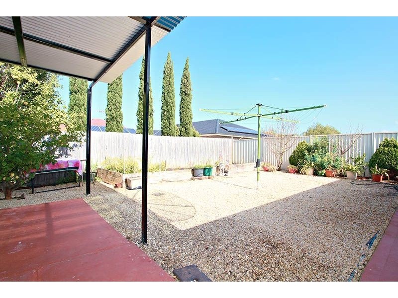 19 Marrowie Place, Taylors Hill VIC 3037