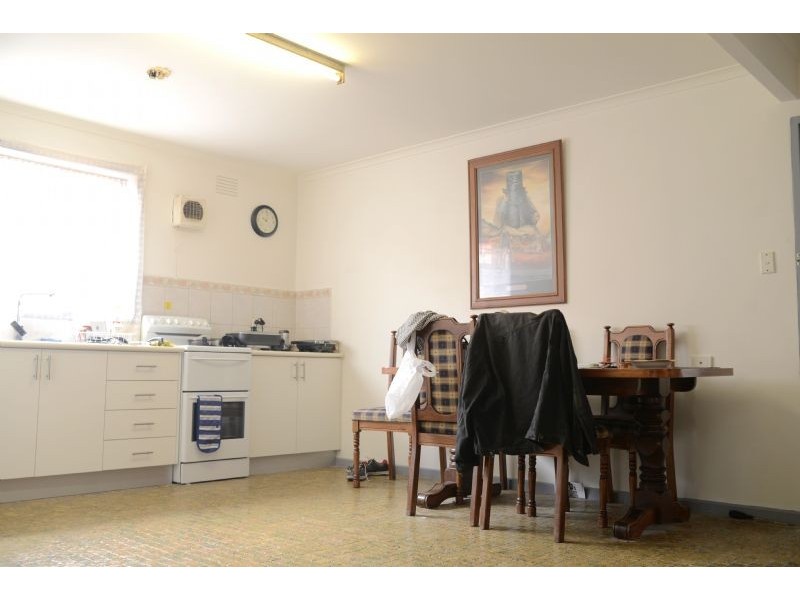7 Douglas Avenue, St Albans VIC 3021