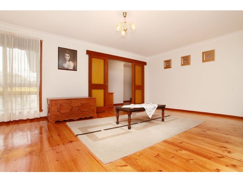 23 GUM ROAD, Kings Park VIC 3021