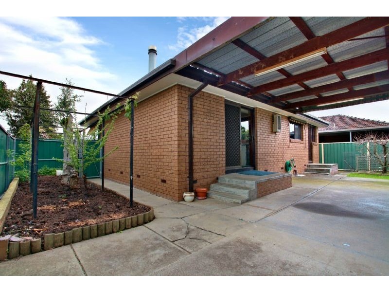 23 GUM ROAD, Kings Park VIC 3021