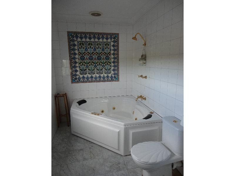 21 Riverside Avenue, Keilor VIC 3036