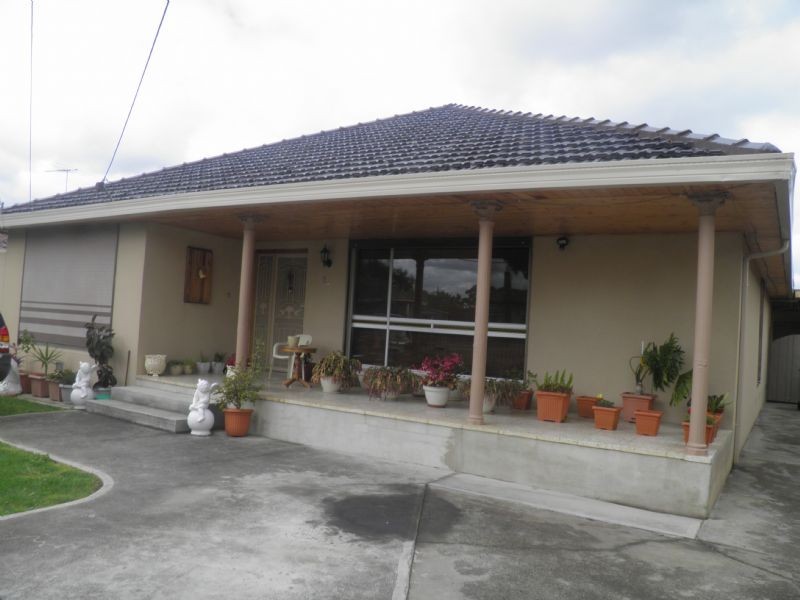 25 Rhodes St, St Albans VIC 3021