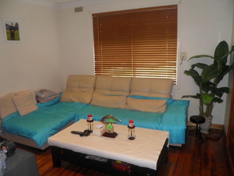 25 Rhodes St, St Albans VIC 3021