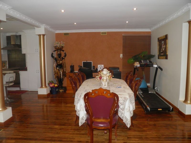 25 Rhodes St, St Albans VIC 3021