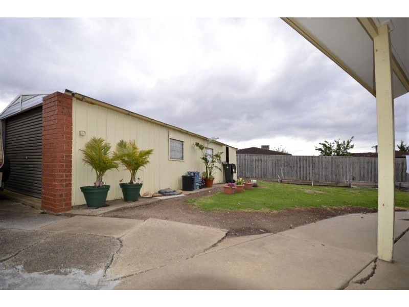 5 Annetta Court, Albanvale VIC 3021