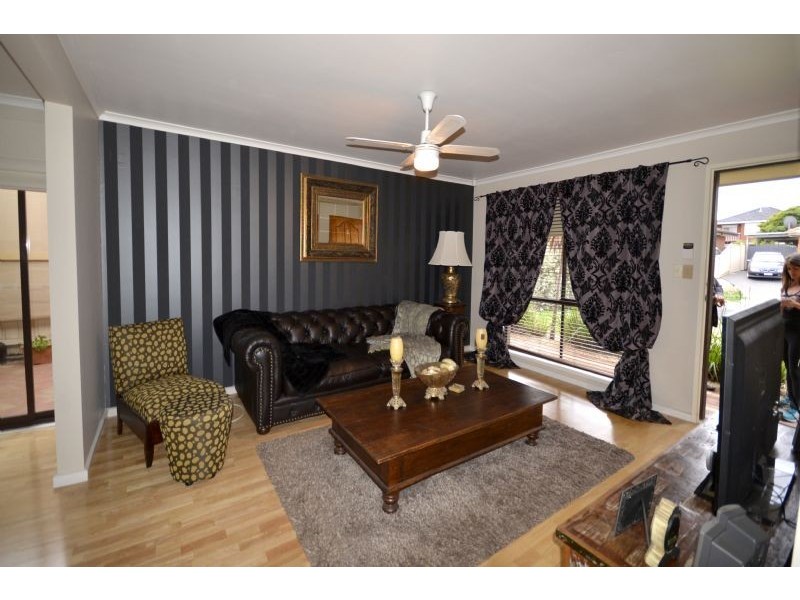 2/66 Kurung Drive, Kings Park VIC 3021