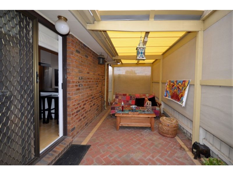 2/66 Kurung Drive, Kings Park VIC 3021