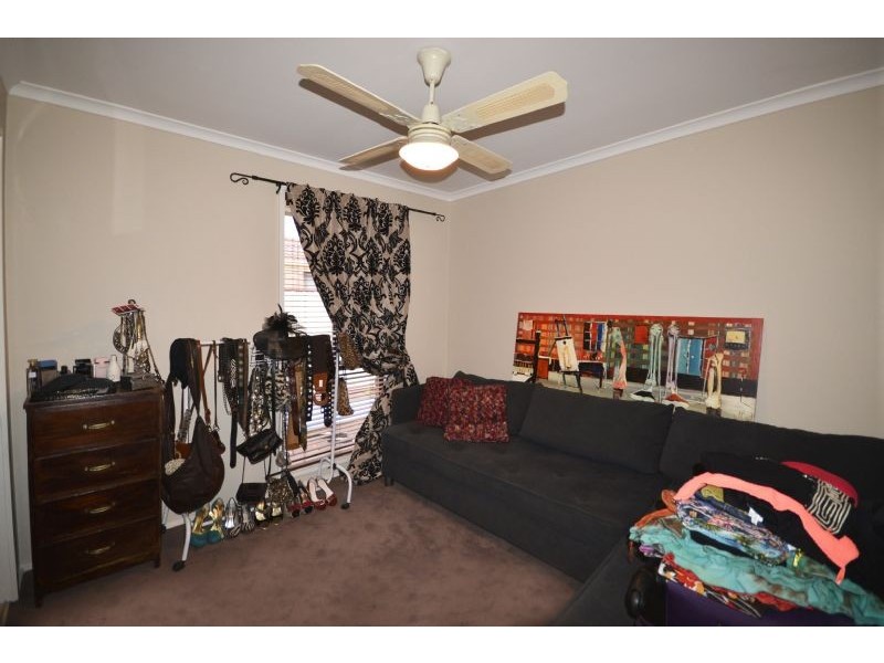 2/66 Kurung Drive, Kings Park VIC 3021