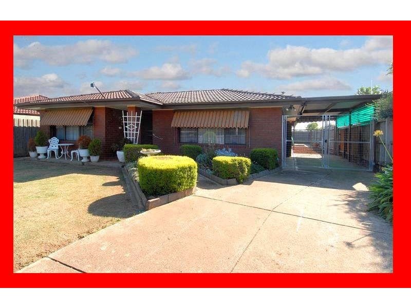 8 Diamond Avenue, Albanvale VIC 3021