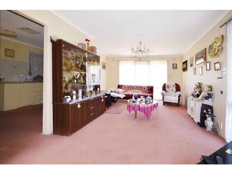 6 Camelot Drive, St Albans VIC 3021