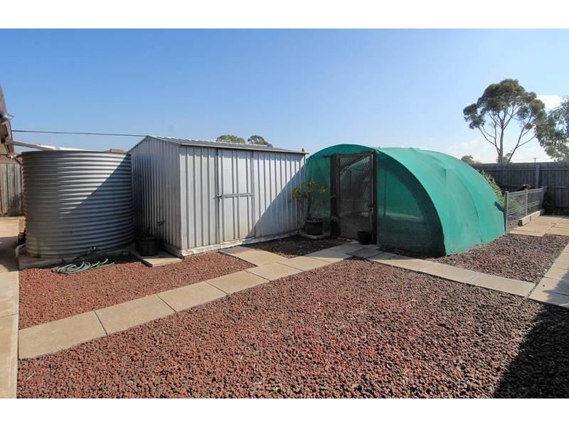 8 Diamond Avenue, Albanvale VIC 3021