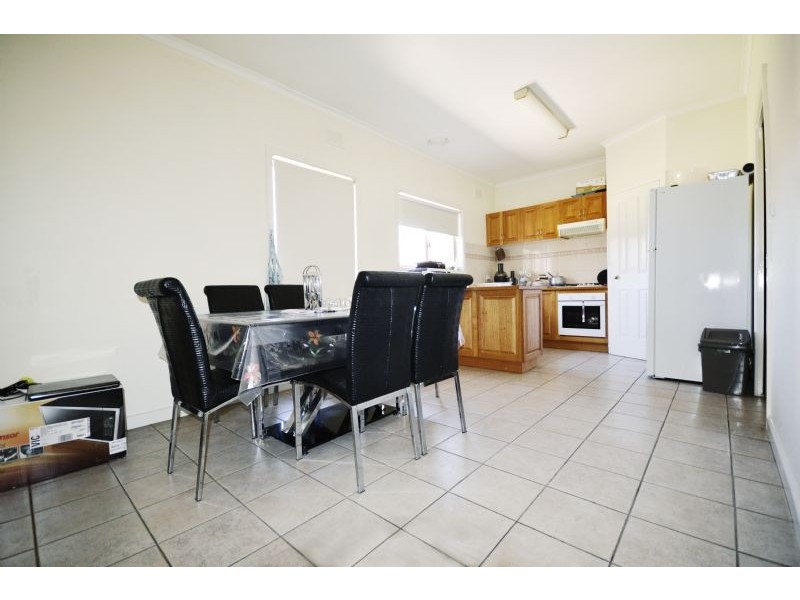 8 Oberon Avenue, St Albans VIC 3021