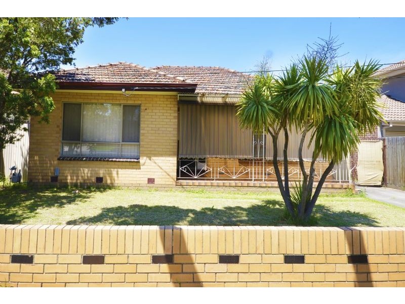 8 Oberon Avenue, St Albans VIC 3021