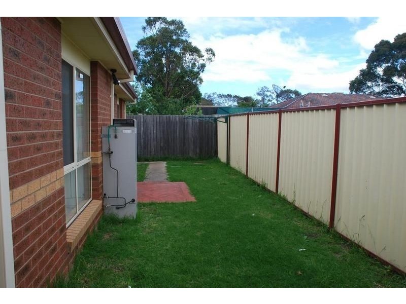 2/13 Butler Street, St Albans VIC 3021