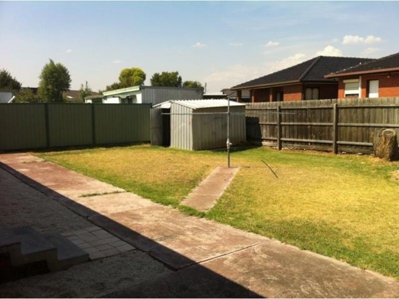 48 Aldergate Crescent, Kings Park VIC 3021