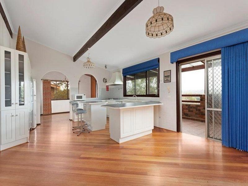 21 Riverside Avenue, Keilor VIC 3036