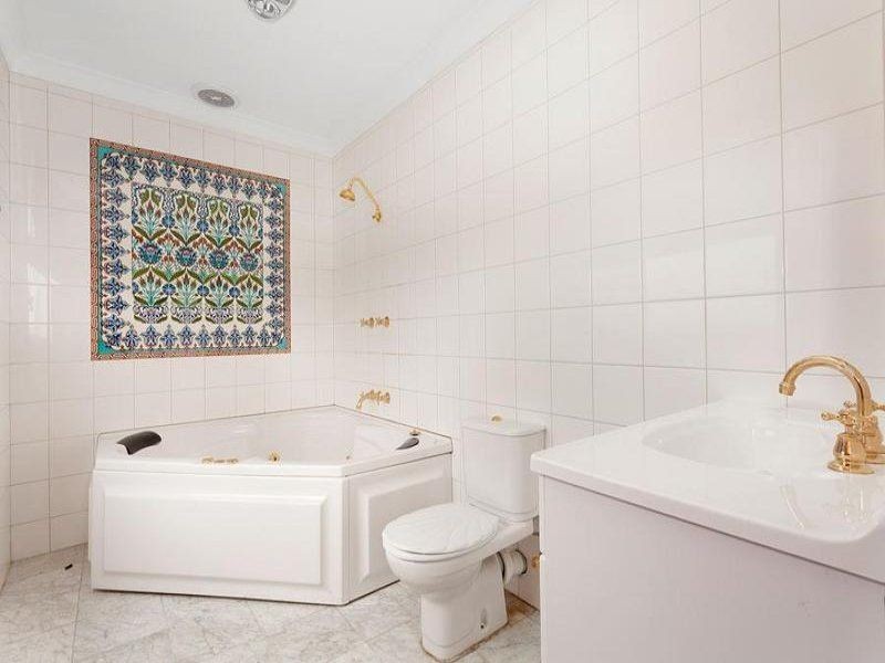 21 Riverside Avenue, Keilor VIC 3036