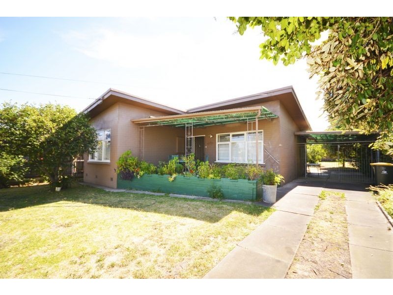 17 Ivanhoe Avenue, St Albans VIC 3021