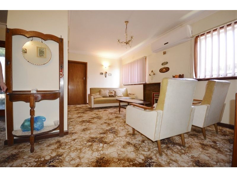 17 Ivanhoe Avenue, St Albans VIC 3021