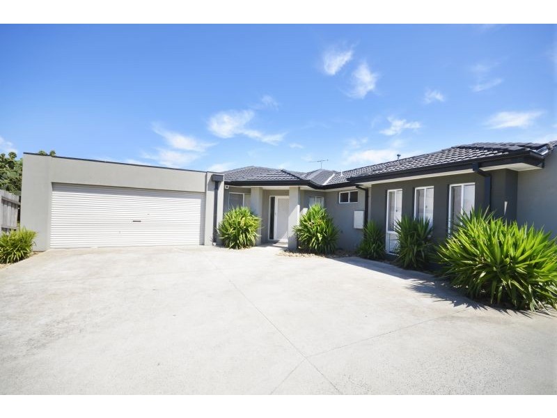 2/14 Bernbanks Avenue, St Albans VIC 3021