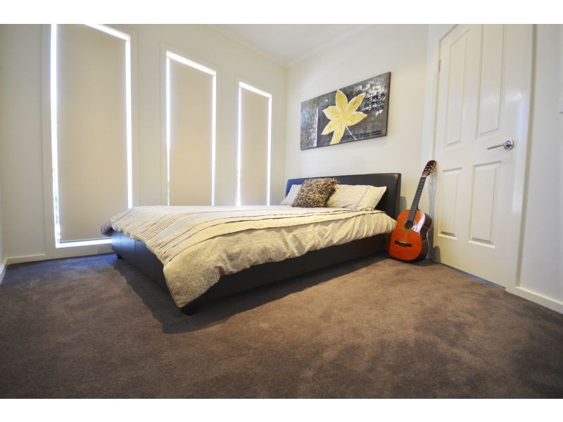 2/14 Bernbanks Avenue, St Albans VIC 3021