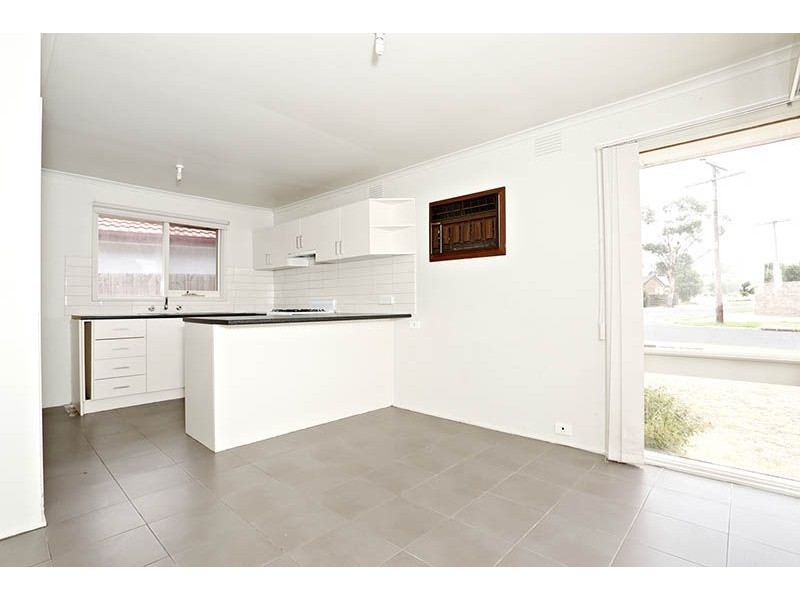 7 Magnolia Avenue, Kings Park VIC 3021