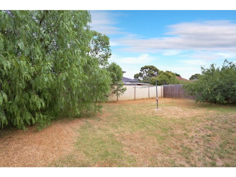 7 Magnolia Avenue, Kings Park VIC 3021