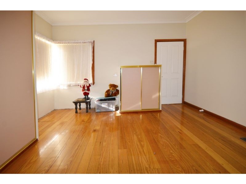 114 George Street, St Albans VIC 3021