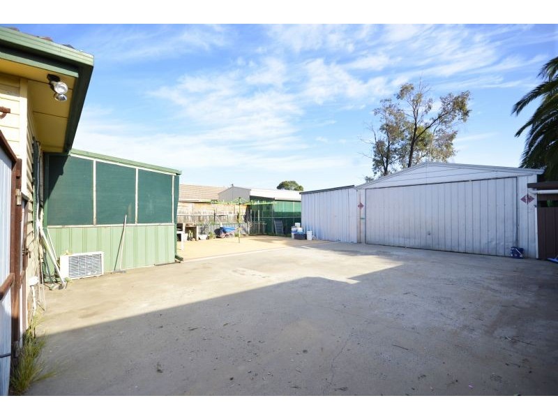 114 George Street, St Albans VIC 3021