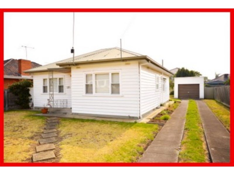 15 Erica Avenue, St Albans VIC 3021