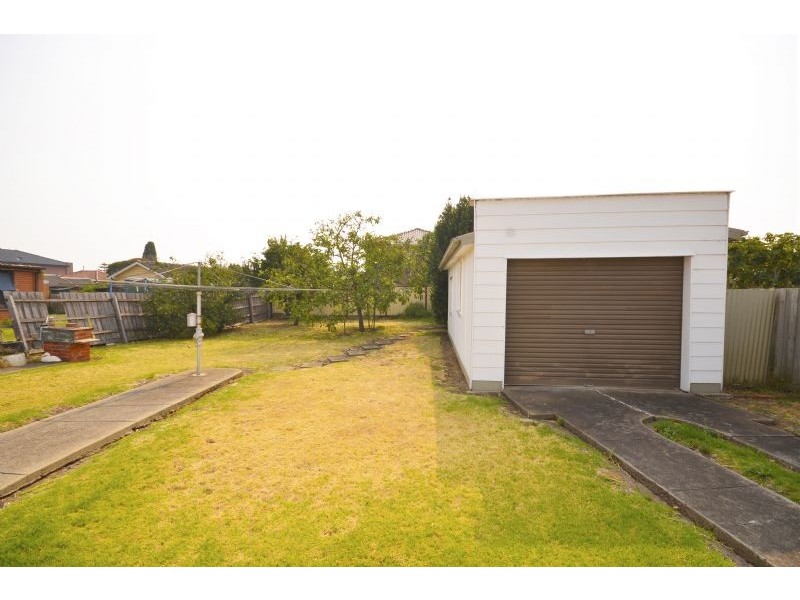 15 Erica Avenue, St Albans VIC 3021