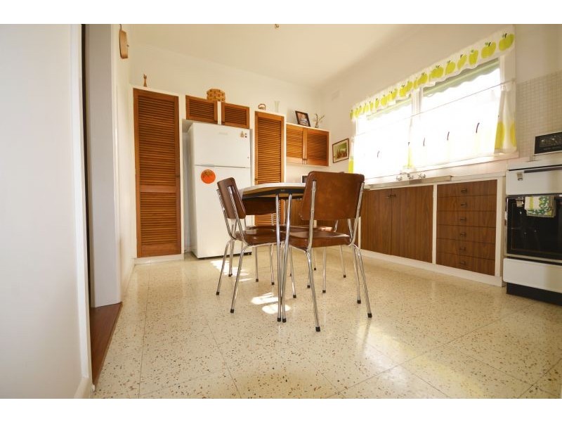 15 Erica Avenue, St Albans VIC 3021