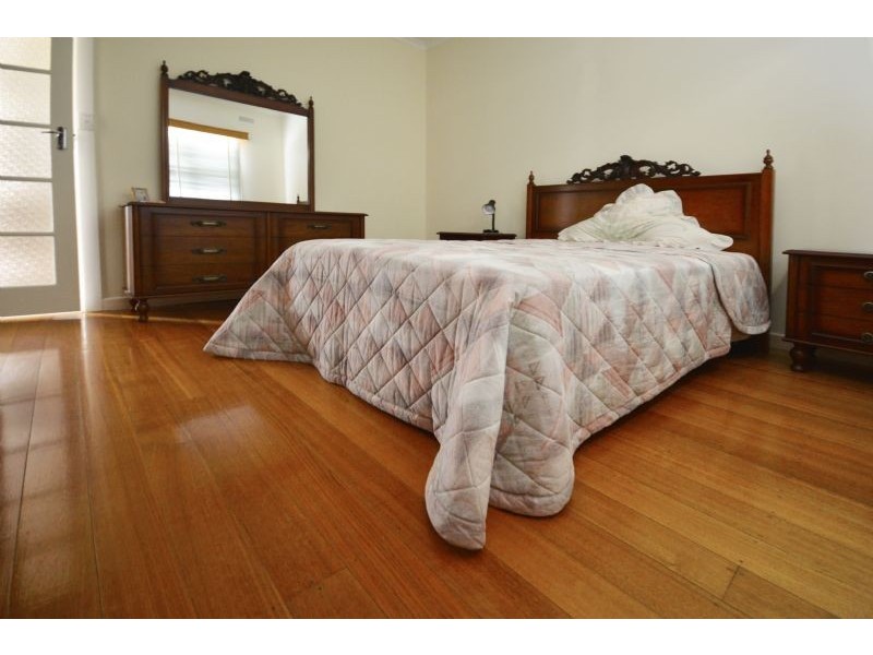 15 Erica Avenue, St Albans VIC 3021