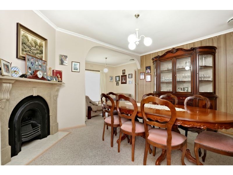 18 Lahy Street, St Albans VIC 3021