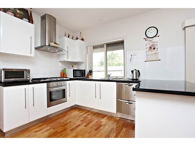 2/46 Ivanhoe Avenue, St Albans VIC 3021