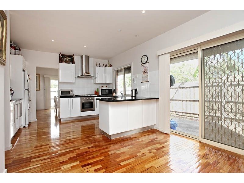 2/46 Ivanhoe Avenue, St Albans VIC 3021