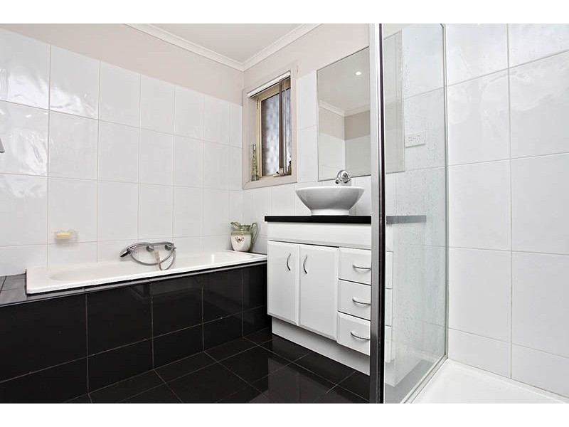 2/46 Ivanhoe Avenue, St Albans VIC 3021