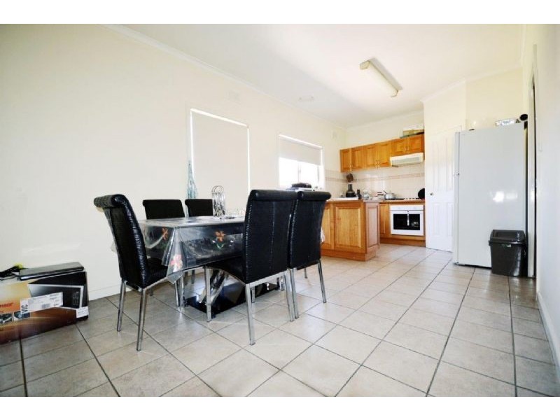 8 Oberon Avenue, St Albans VIC 3021