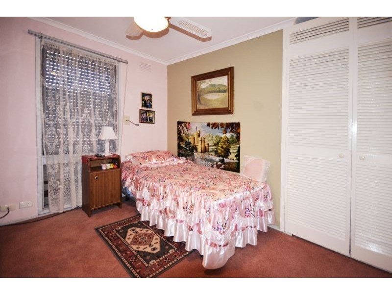 6 Camelot Drive, Albanvale VIC 3021