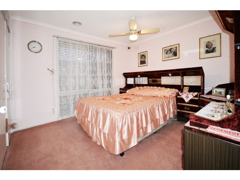 6 Camelot Drive, Albanvale VIC 3021