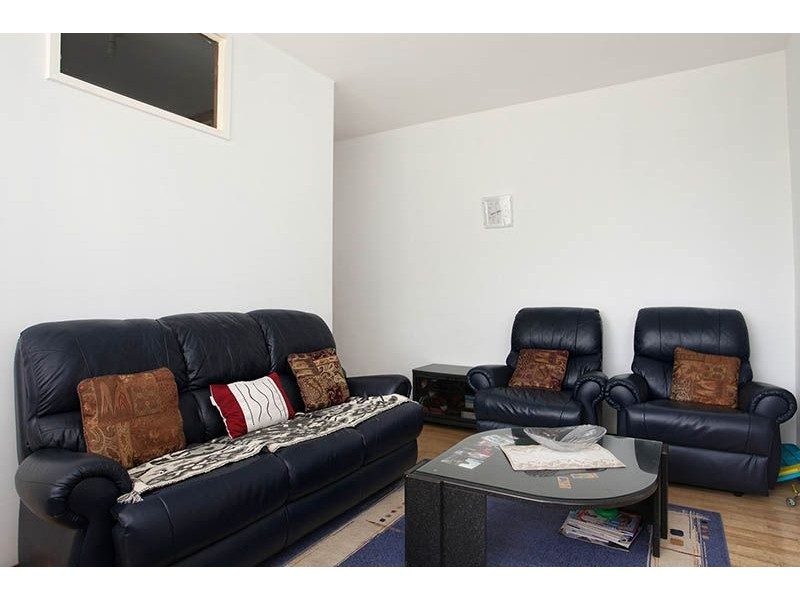 2/12-14 Cranbourne Avenue, Sunshine North VIC 3020