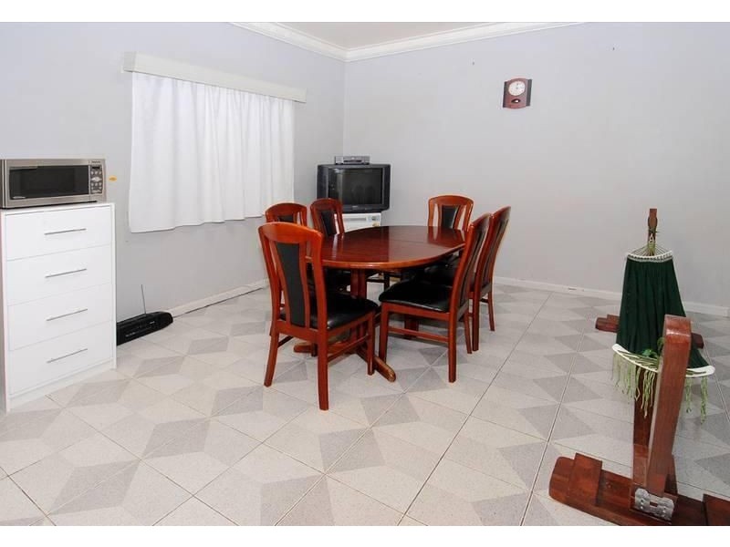 16 Andrea Street, St Albans VIC 3021