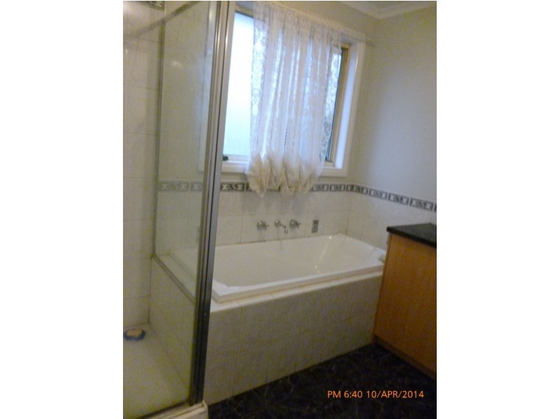 2/54 East Esplanade, St Albans VIC 3021