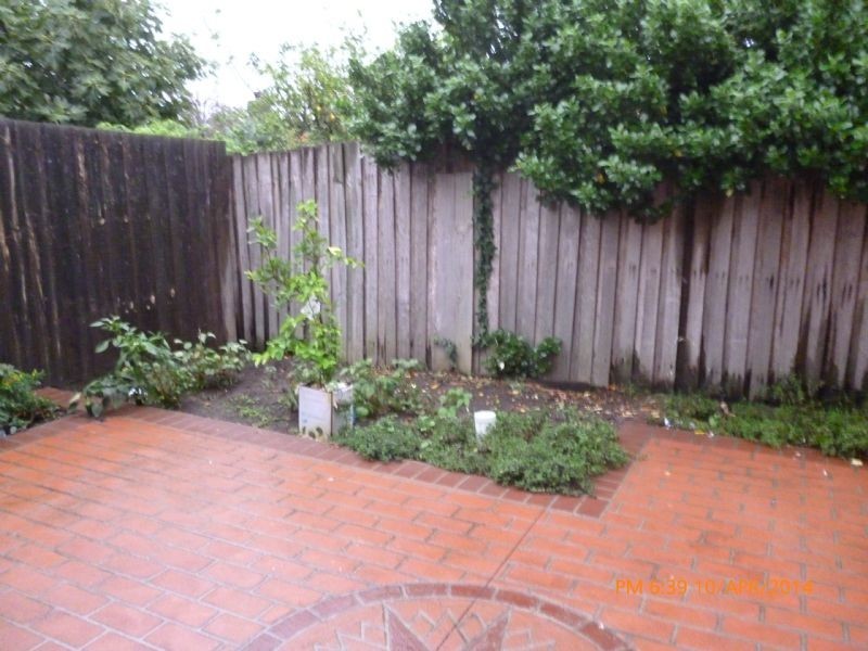 2/54 East Esplanade, St Albans VIC 3021