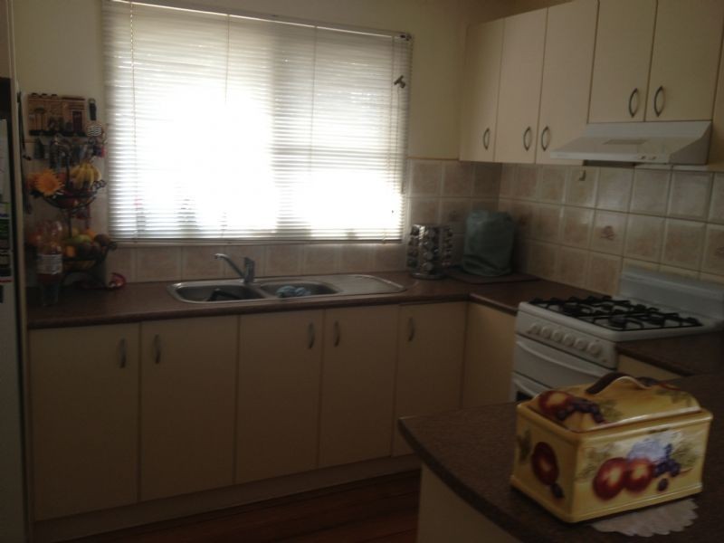 1 Pine Court, Kings Park VIC 3021