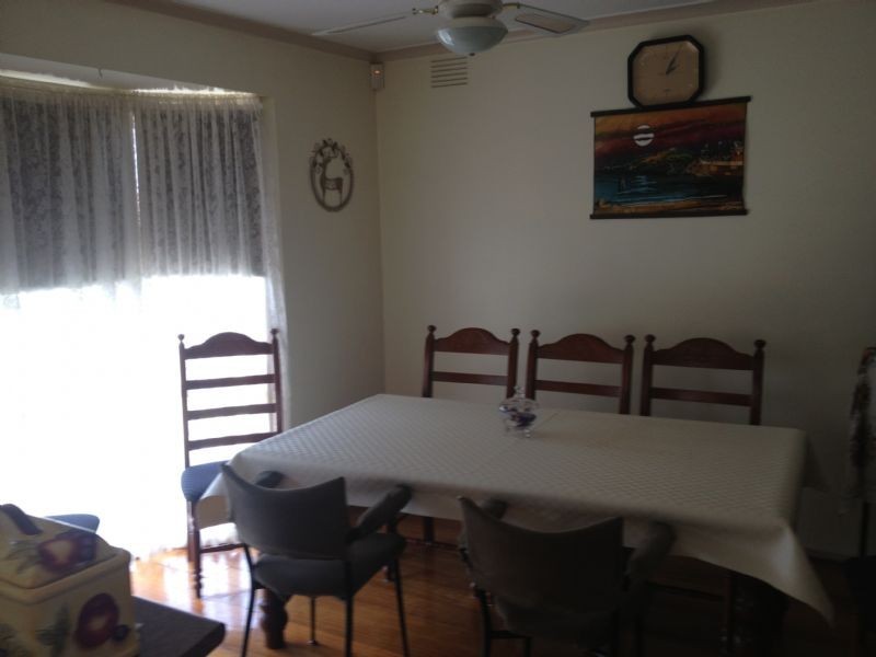 1 Pine Court, Kings Park VIC 3021