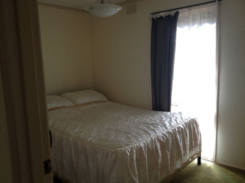 1 Pine Court, Kings Park VIC 3021