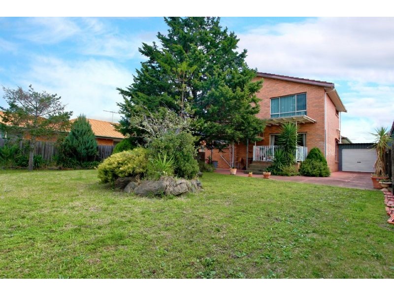 6 Burns Avenue, St Albans VIC 3021