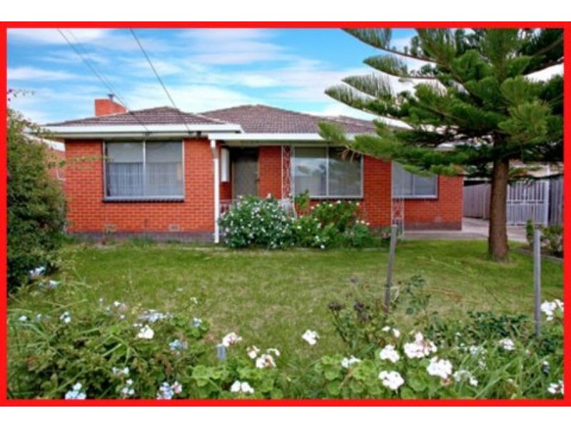 15 Honey Grove, St Albans VIC 3021